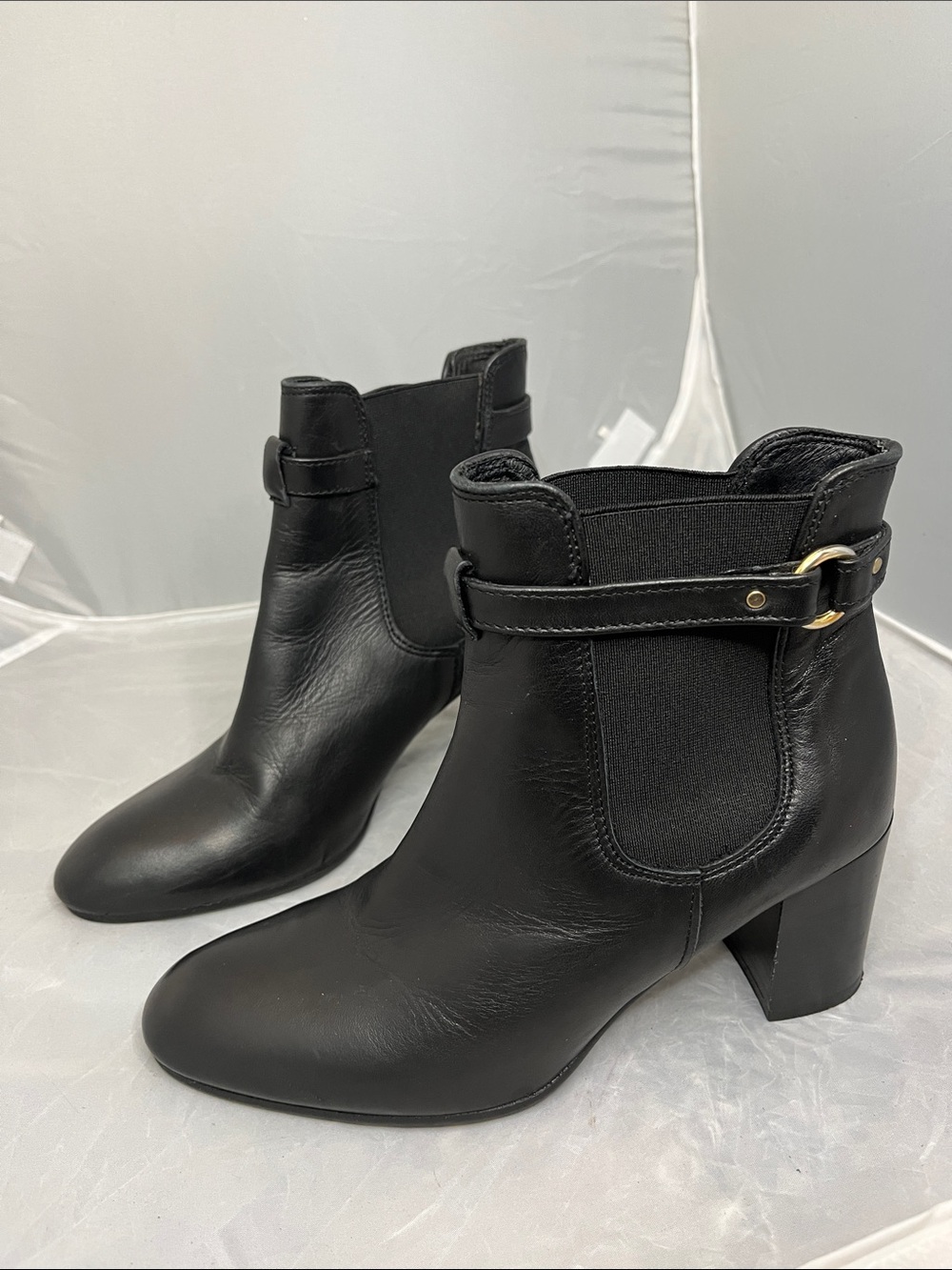 Minelli Chelsea Style Black Leather Heeled Ankle Booties - Size 37 / 7